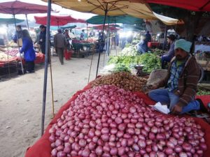 https://en.wikipedia.org/wiki/Farmers%27_market#/media/File:Farmers'_Market_(Apni_Mandi)_in_Chandigarh.jpg